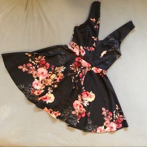 NWT 🌺 ASOS: Plunge, Deep V-Neck Floral Dress
